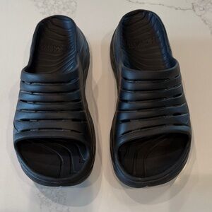 Excellent condition- Hoka Recovery Slide. Size M11
